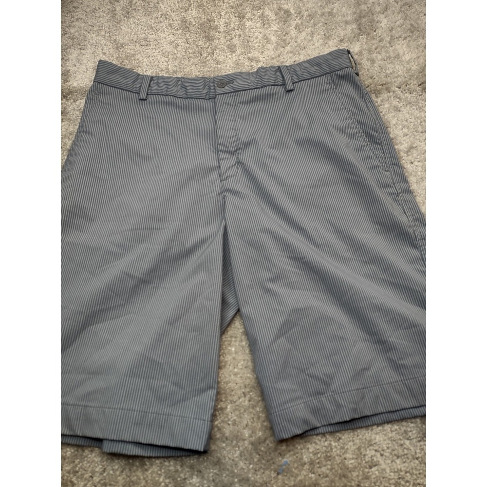 NIKE Golf‎ Shorts Mens Size 34 Flat Front Gray Pin Stripe